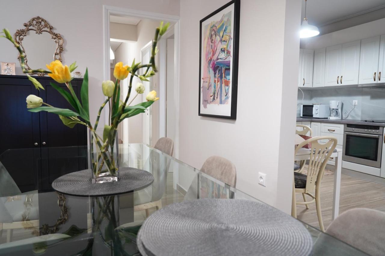 Larissa Downtown Apartment With Parking Esterno foto
