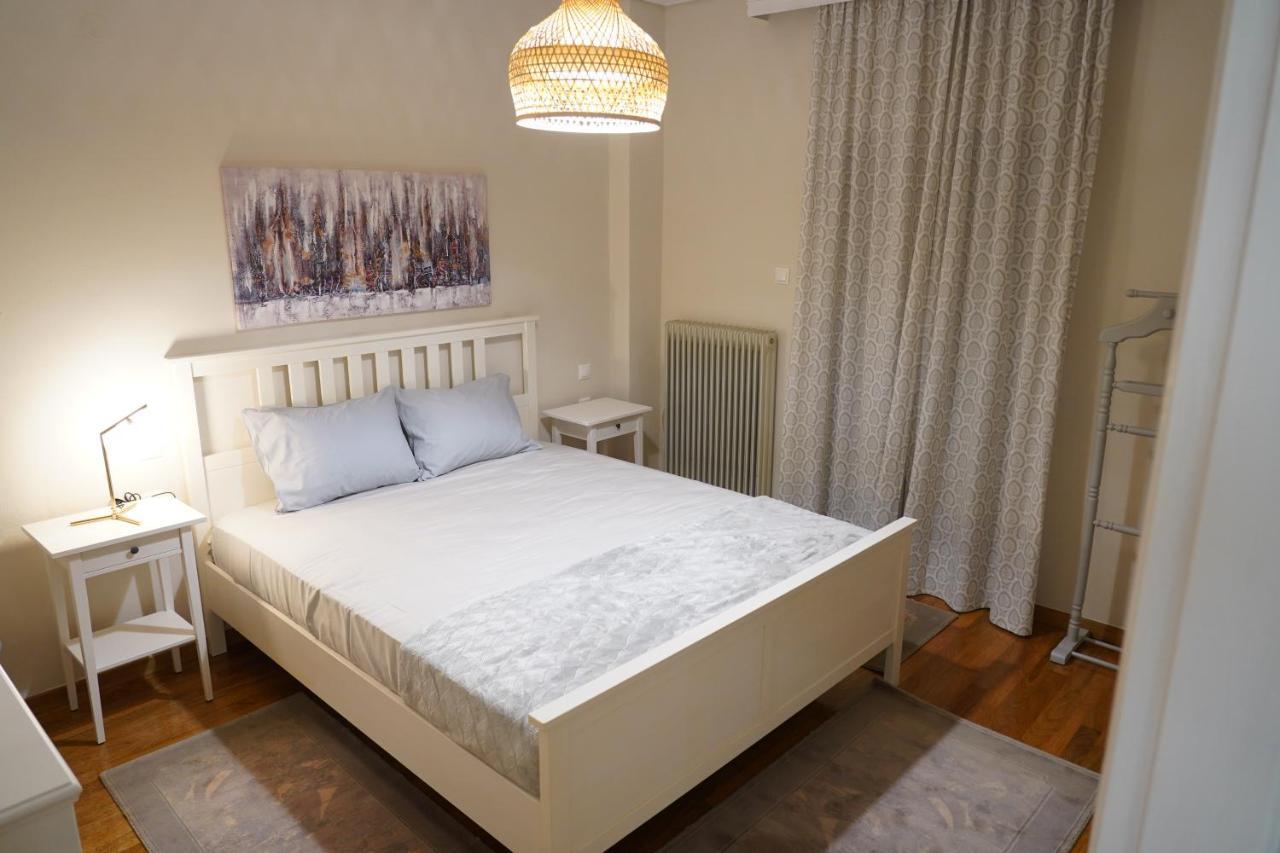 Larissa Downtown Apartment With Parking Esterno foto