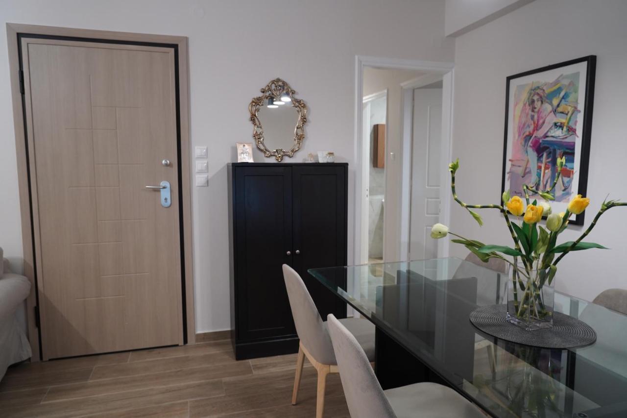 Larissa Downtown Apartment With Parking Esterno foto