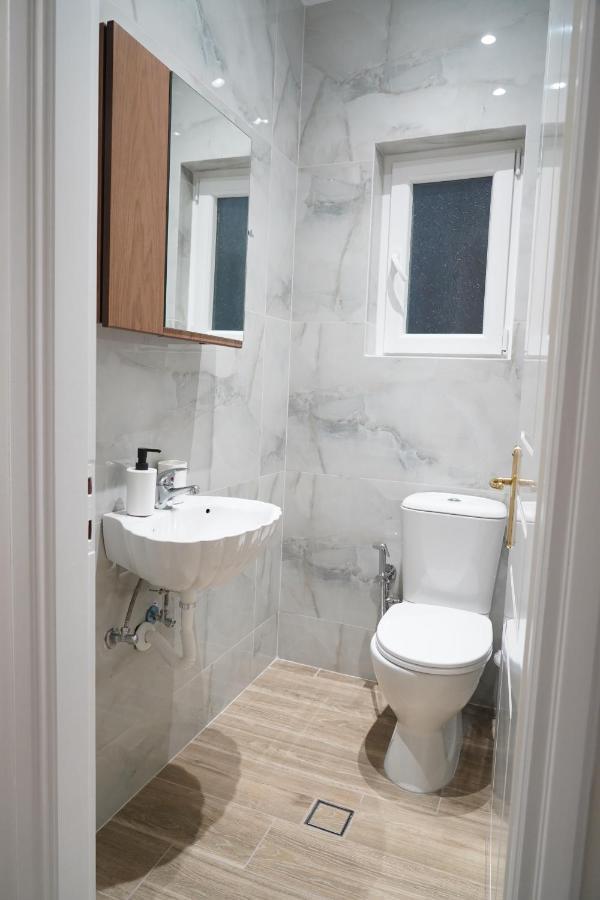 Larissa Downtown Apartment With Parking Esterno foto